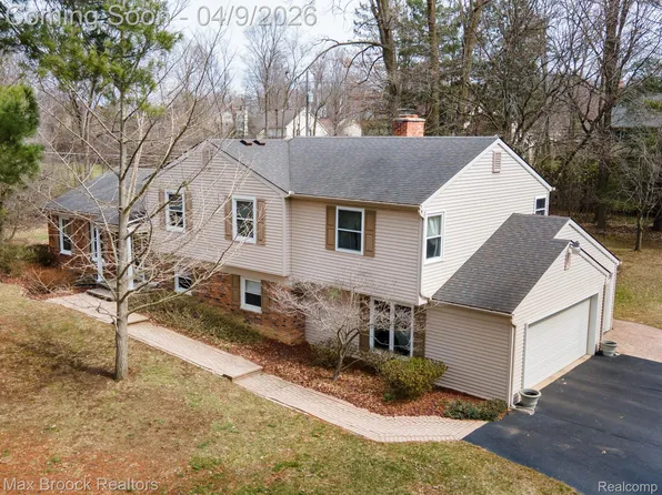 44020 Cottisford Rd, Northville, MI 48167