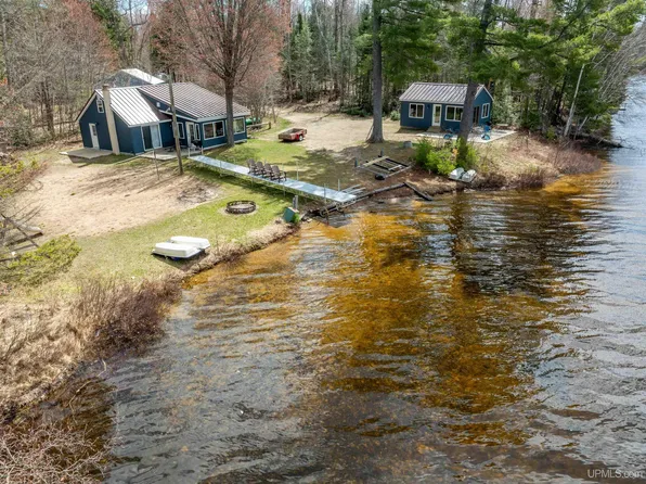 3865 Peninsula Point Rd, Munising, MI 49862