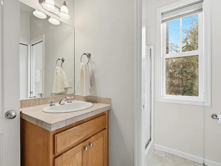 2442 NW Burnett St — Photo 9