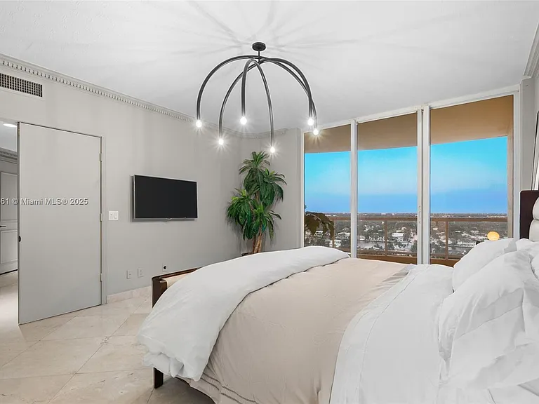 2100 N Ocean Blvd #18D — Photo 22
