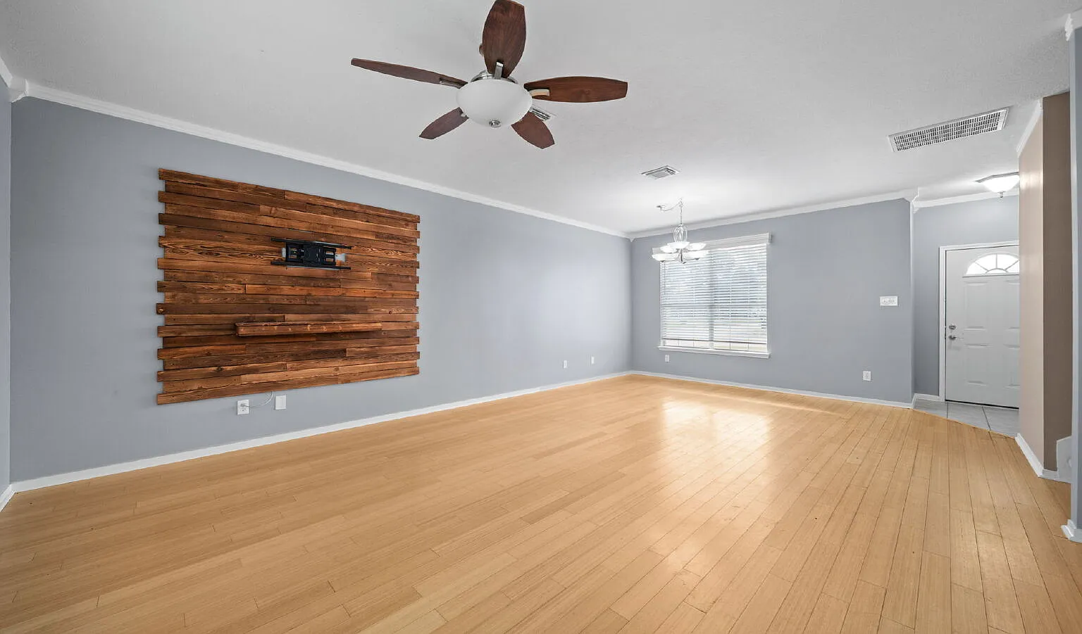 3 bed, 2.5 bath, 2064 sqft, $2,250 — Photo 4