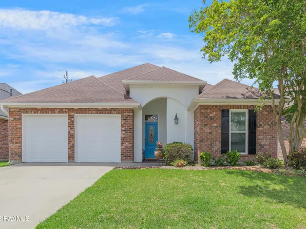 402 Kings Cove Cir, Lafayette, LA 70508