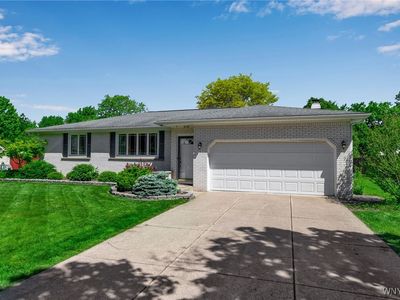 6142 Berkley Dr, Orchard Park, NY, 14127