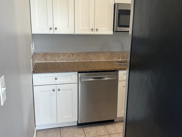 117 Rio Del Mar St #A — Photo 3