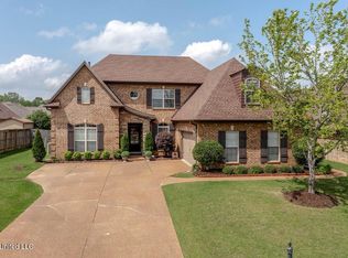 3298 Forest Bend Dr, Southaven, MS 38672