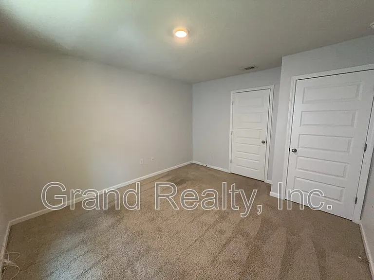 5482 Peach Dr — Photo 16