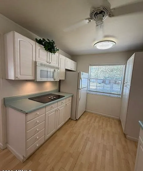 423 W 14th St — Photo 5