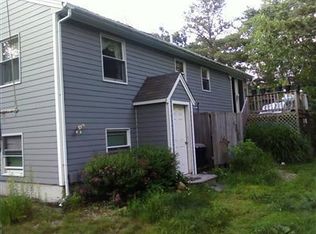 60 Pin Oak Cir, West Tisbury, MA 02575