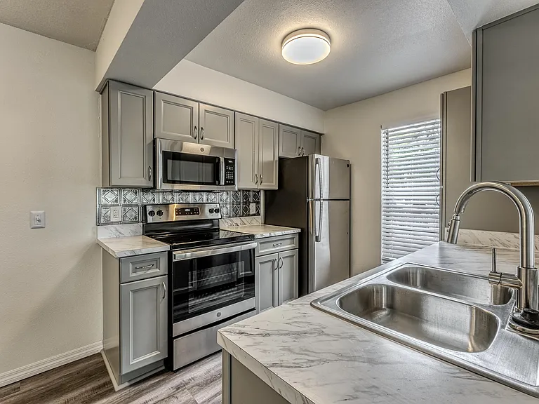 Cypress Trail Apartments — Photo 11