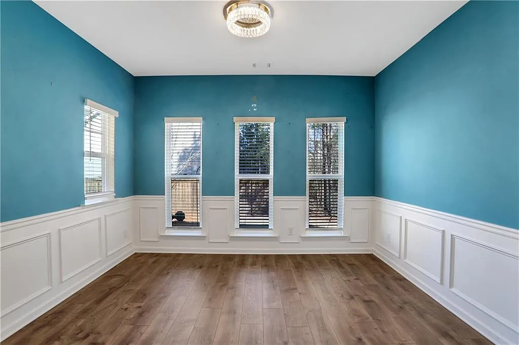 4 bed, 2.5 bath, 2406 sqft, $2,600 — Photo 4