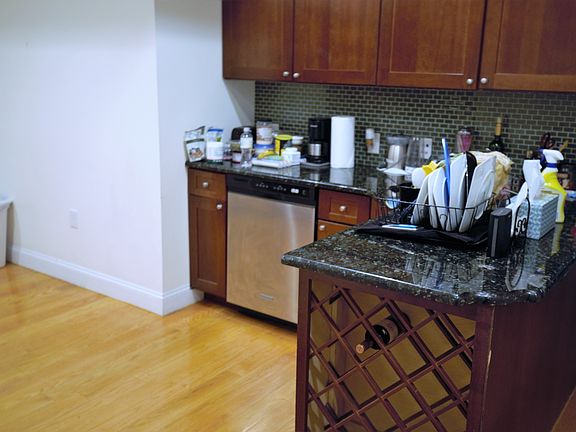 3rd image of 7716 Kennedy Blvd APT 3F