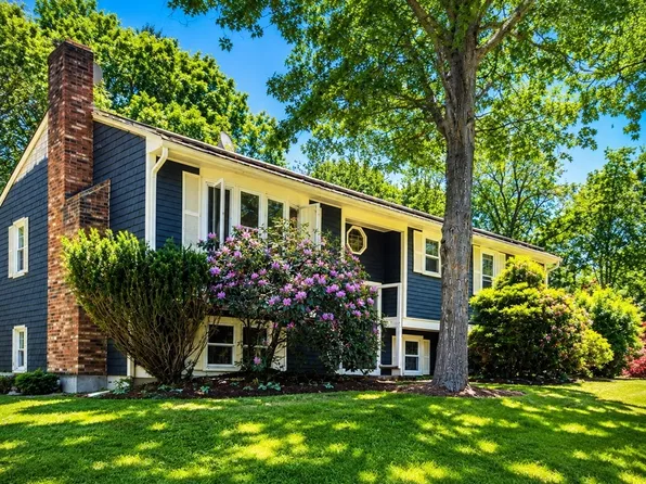 66 Mill St, Pembroke, MA 02359