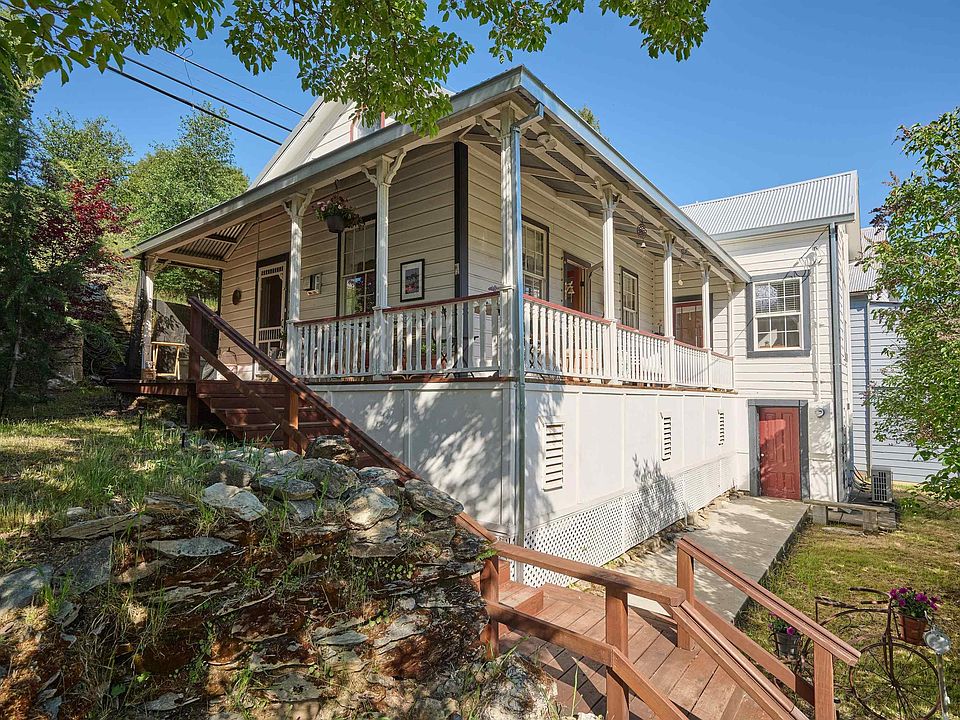 1st image of 1352 Finnegan Ln