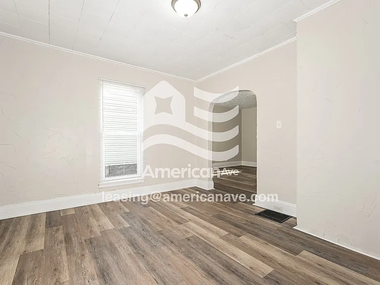 1181751_002_wm_-_living_room_13625866.jpg