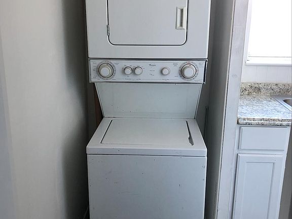 Stacked Washer/Dryer Unit