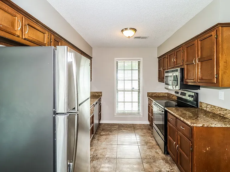 6708 Henredon Dr — Photo 7
