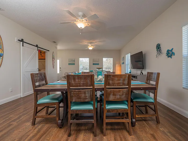 6832 Middleton Ave — Photo 18