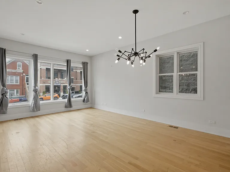 3049 N Clybourn Ave #1 — Photo 2
