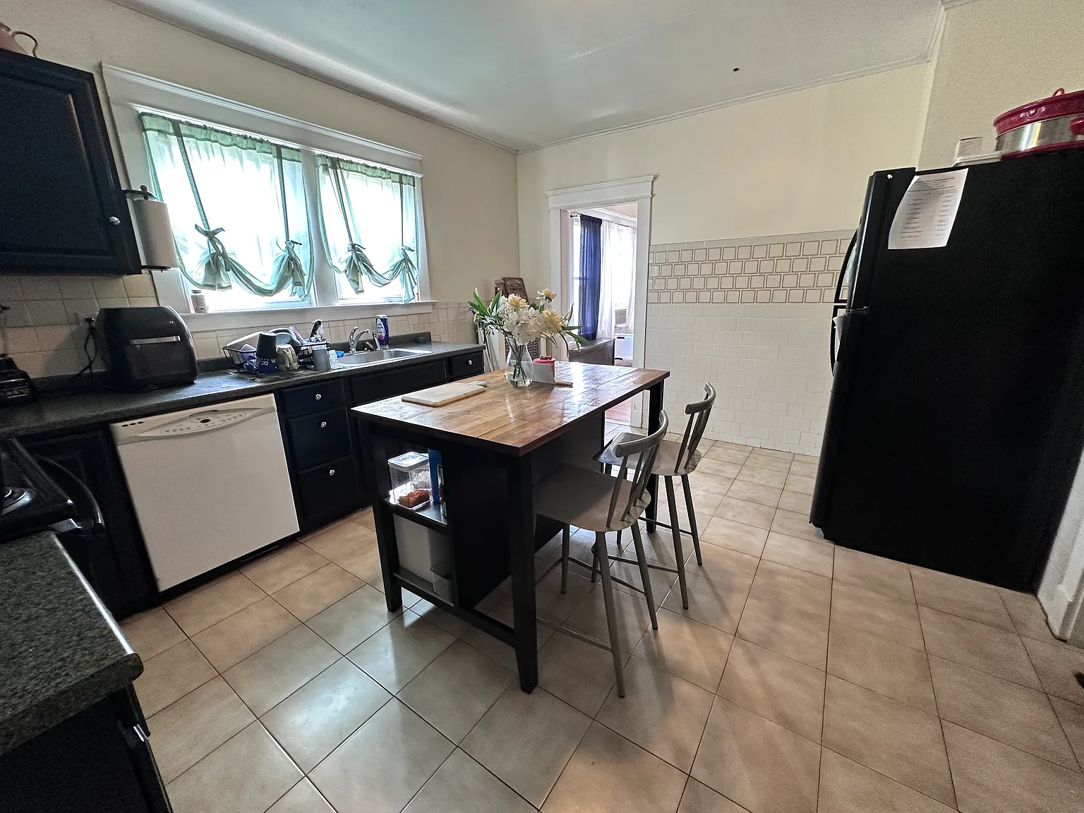 2 bed, 1000 sqft, $2,000 — Photo 2