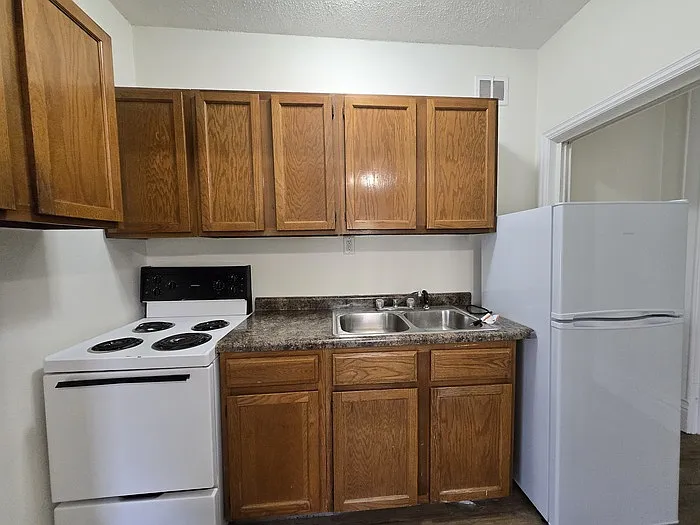 420 2nd Ave NE #201 — Photo 5