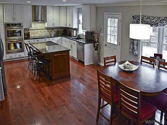 5th image of 3164 Woodland Ct S