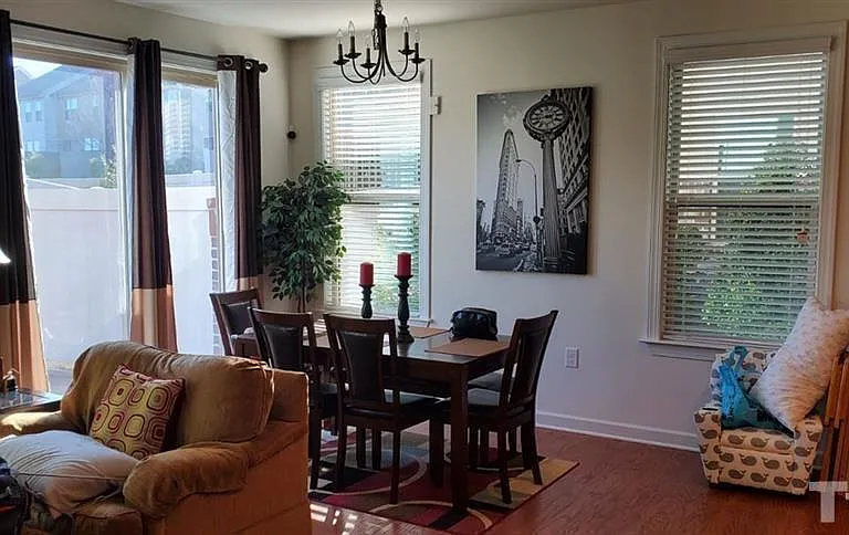 407 Boscawen Ln — Photo 4