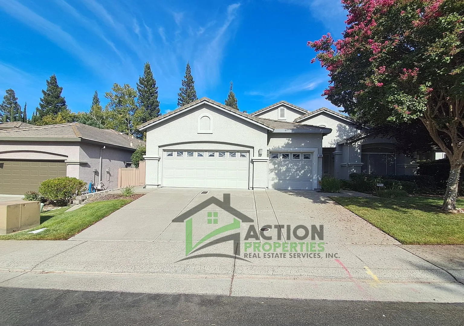 Stunning Roseville, Gated Heritage Oak: 3 Bed 2524 sqft, Single Story, Carpet Hardwood Floors, Ac... — Photo 1