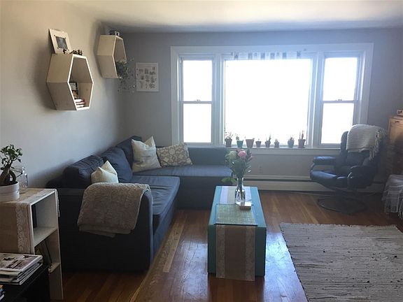 5th image of 98 Moreland St APT 2