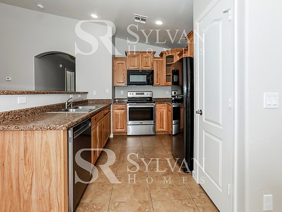 5th image of 2114 W Wilson Ave