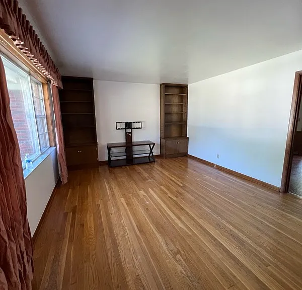 8238 Linda Leigh Ln — Photo 2