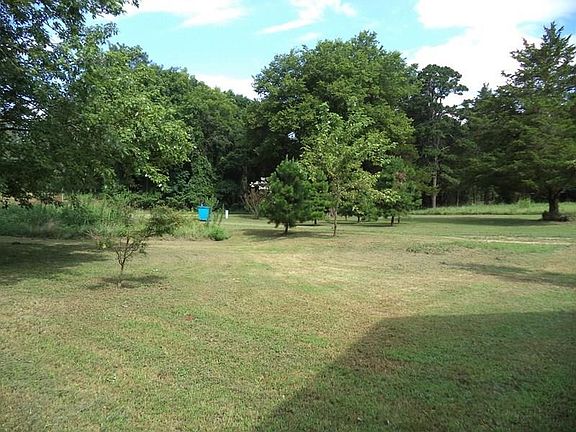 4th image of 130 County Road 3805