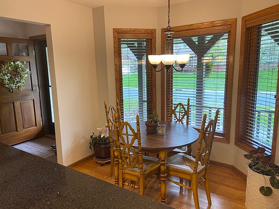 5th image of 264 Oak Hill Dr