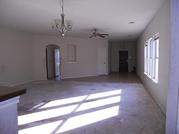 4th image of 1111 Noblewood Dr
