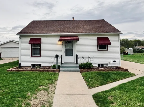 4933 Illinois St, Loves Park, IL 61111