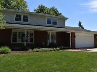 7109 Summit Rd, Darien, IL 60561