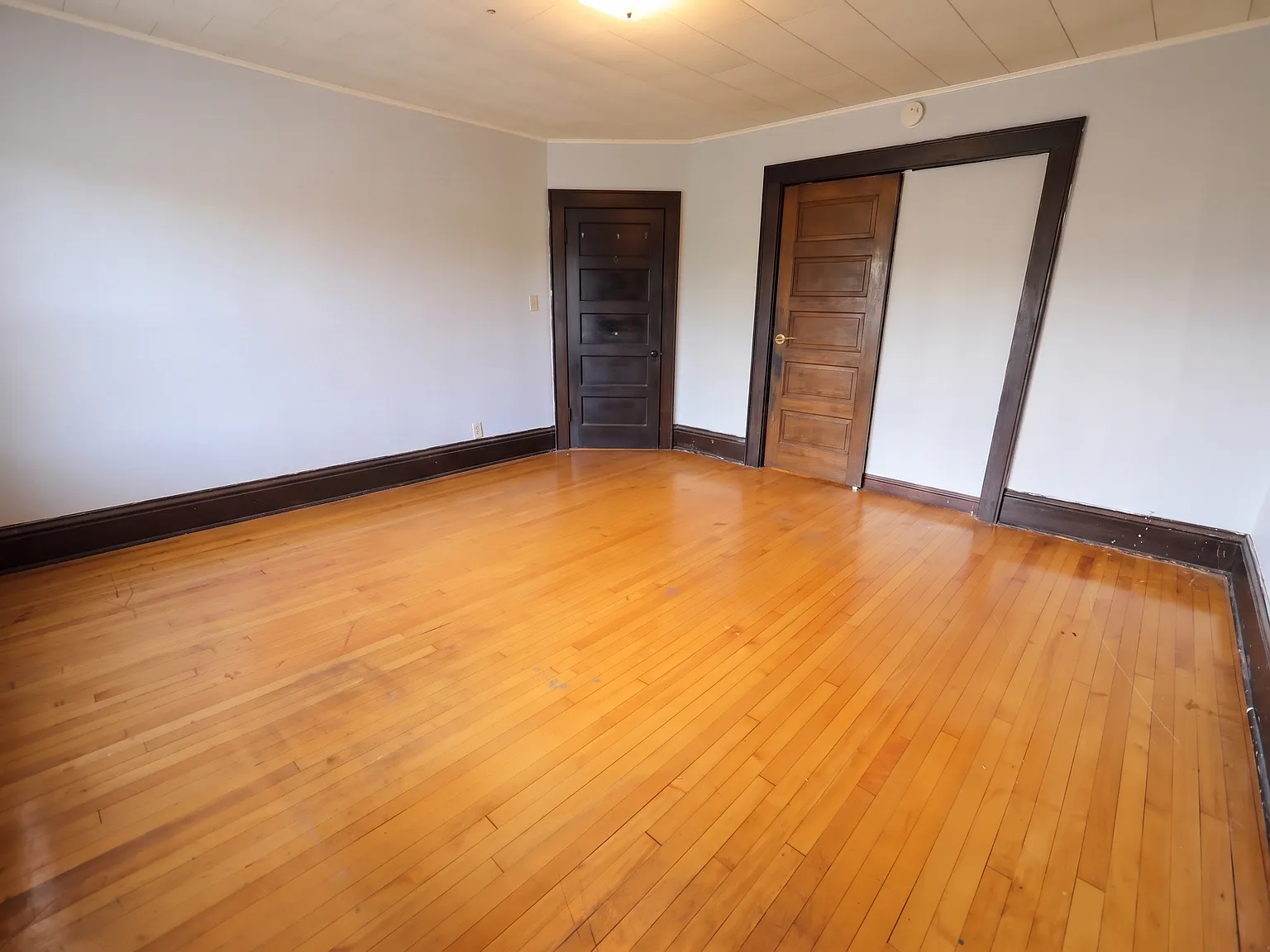 4 bed, 1590 sqft, $3,949 — Photo 3