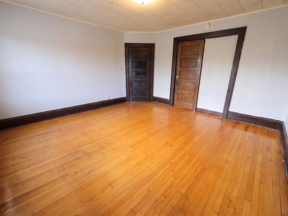 3rd image of 410 W Mifflin St #2