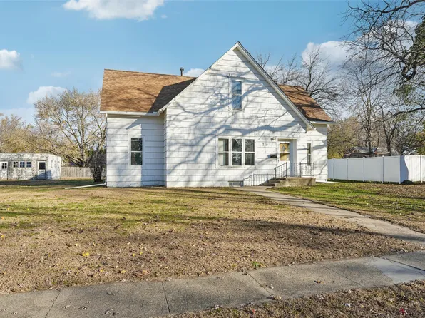710 E Salem Ave, Indianola, IA 50125