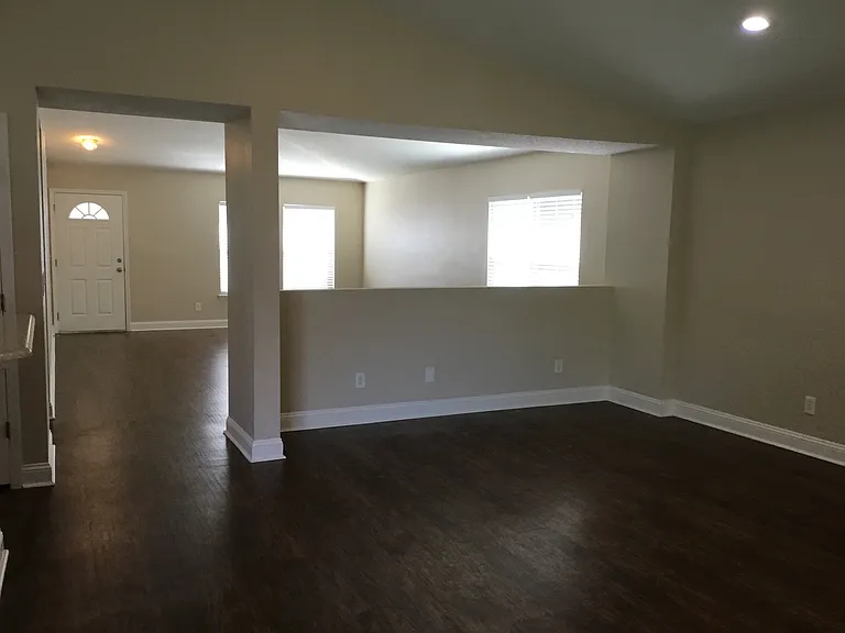 2320 Brian Lakes Dr E — Photo 6