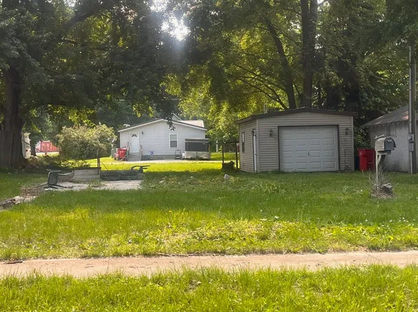 304 S West St, Argos, IN 46501