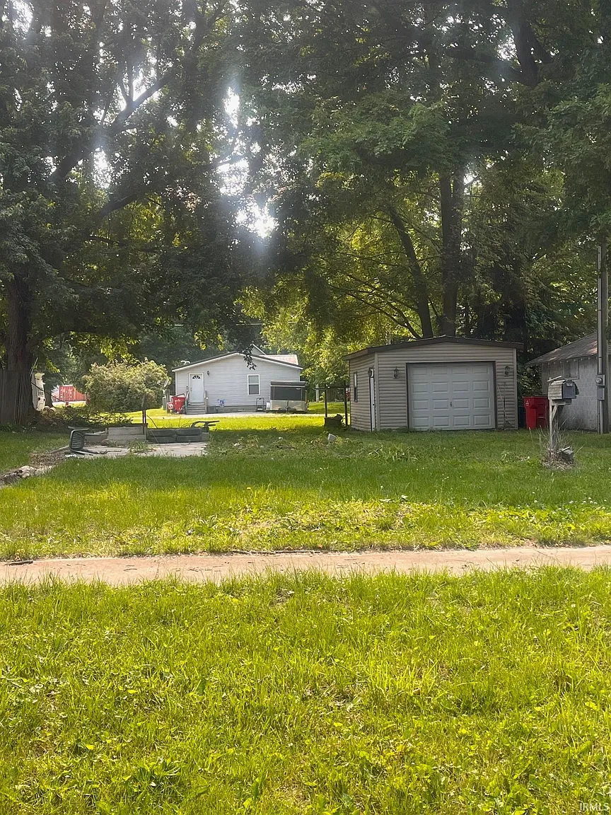 304 S West St photo 1