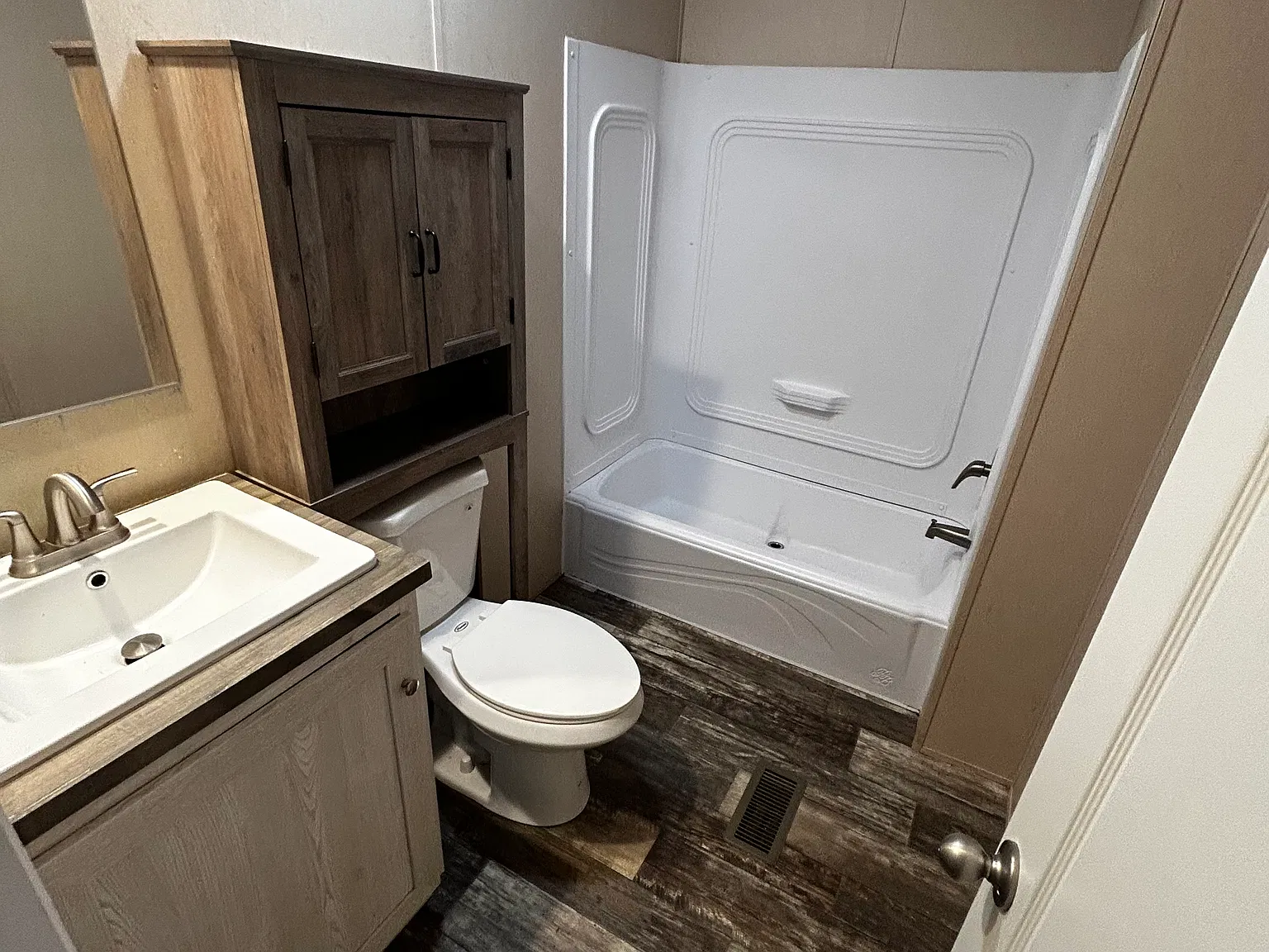 3 bed, $1,150 — Photo 4