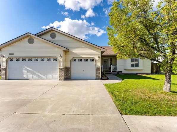 1230 NW Pintail St, Mountain Home, ID 83647