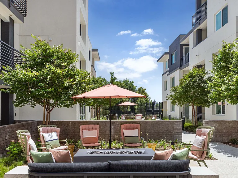 Alexan Noho West — Photo 112