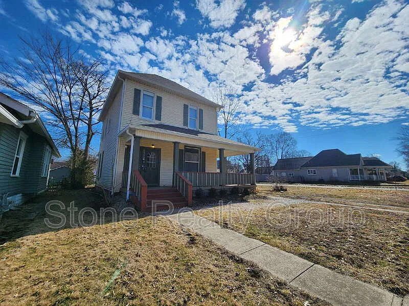 2 bed, 1.0 bath, $745 — Photo 1