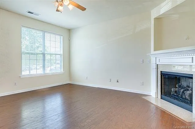 209 Spring Gardens Dr — Photo 6