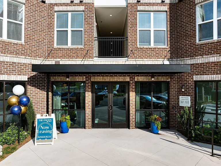 The Dalton by Alta — Photo 36