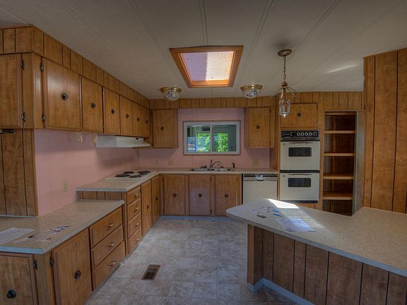 4th image of 3443 NE Coos St