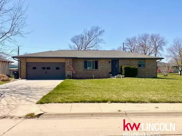 121 N 26th St, Beatrice, NE 68310