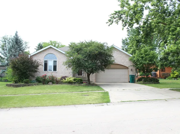 1012 Crestview Dr, Lemont, IL 60439